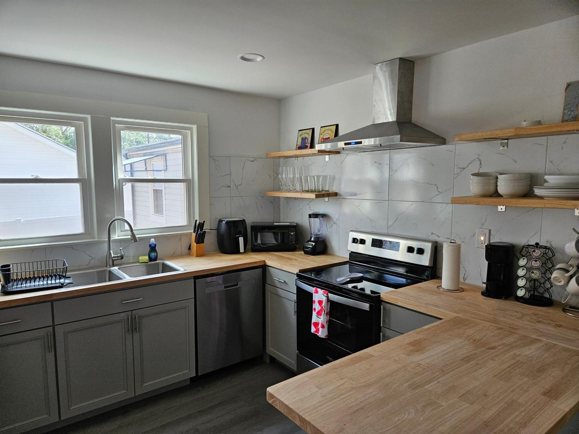 Private Single Level Standalone House Large Lot - 3 Bedrooms Charlotte Buitenkant foto